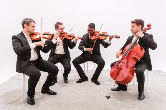 Récital Production string quartet performing live